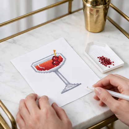Pour & Sparkle diamond painting kit: Manhattan cocktail canvas on a brass cart