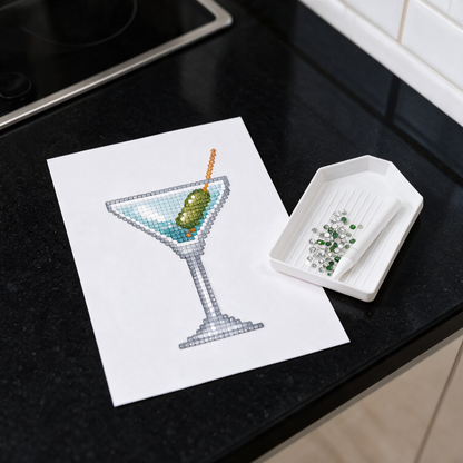 Pour & Sparkle diamond painting kit: martini canvas on a black counter
